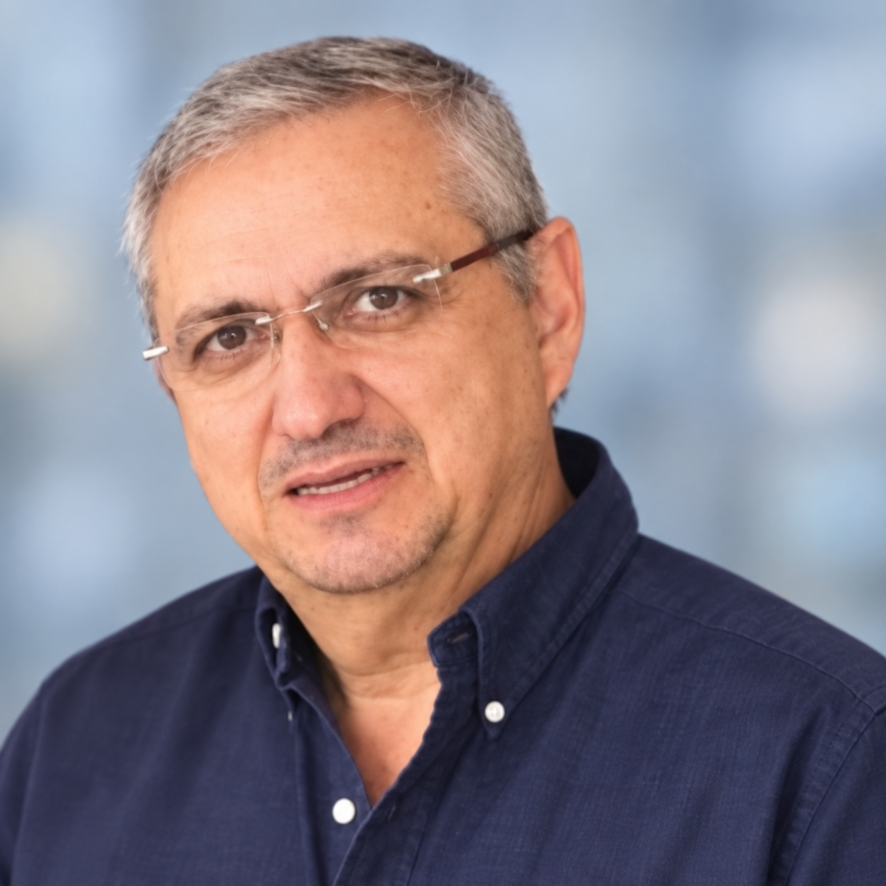 Néstor Campos — CEO, DVA Paraguay